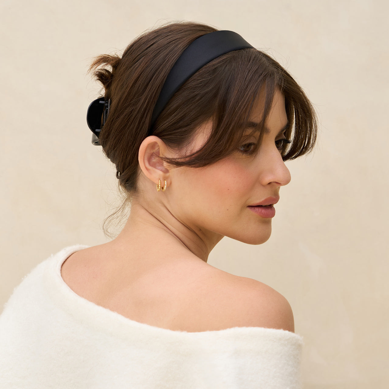 503813-RecycledFabricSatin_VelvetHeadbands-2pc-Black_Chocolate-Hair-Model-Opt1-1280x1280px-1.jpg