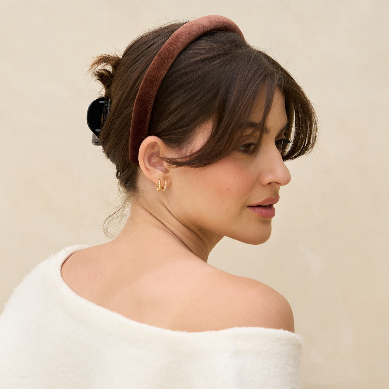 503813-RecycledFabricSatin_VelvetHeadbands-2pc-Black_Chocolate-Hair-Model-Opt2-1280x1280px-1.jpg