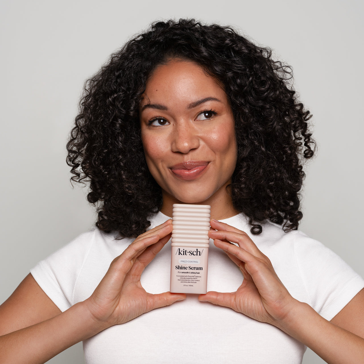 503998-FrizzControlShineSerum-HairCare-Model-7-1280x1280px-1.jpg