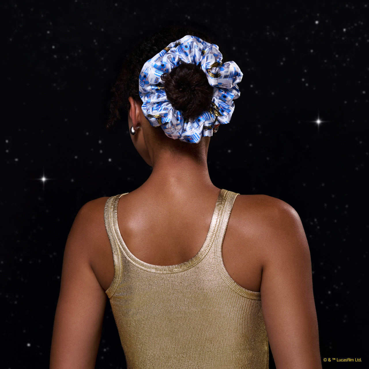 504483-StarWarsxKitsch-SatinPillowScrunchies-R2-D2_StormTroopers-2pc-Model-3-1280x1280px-1.jpg