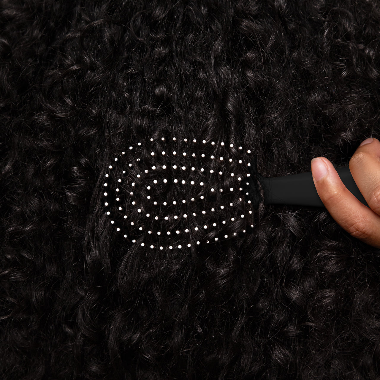 504797-MiniDetanglingFlexiBrush-Pro-Black-Model-3-1280x1280px-2.jpg