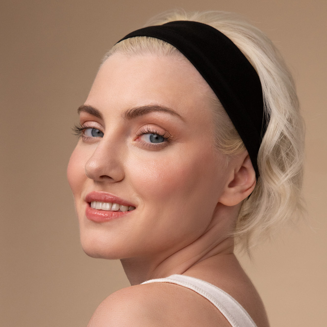 505718-RecycledFabricActiveHeadbands-3pc-Hair-Black-Model-1280x1280px-1.jpg