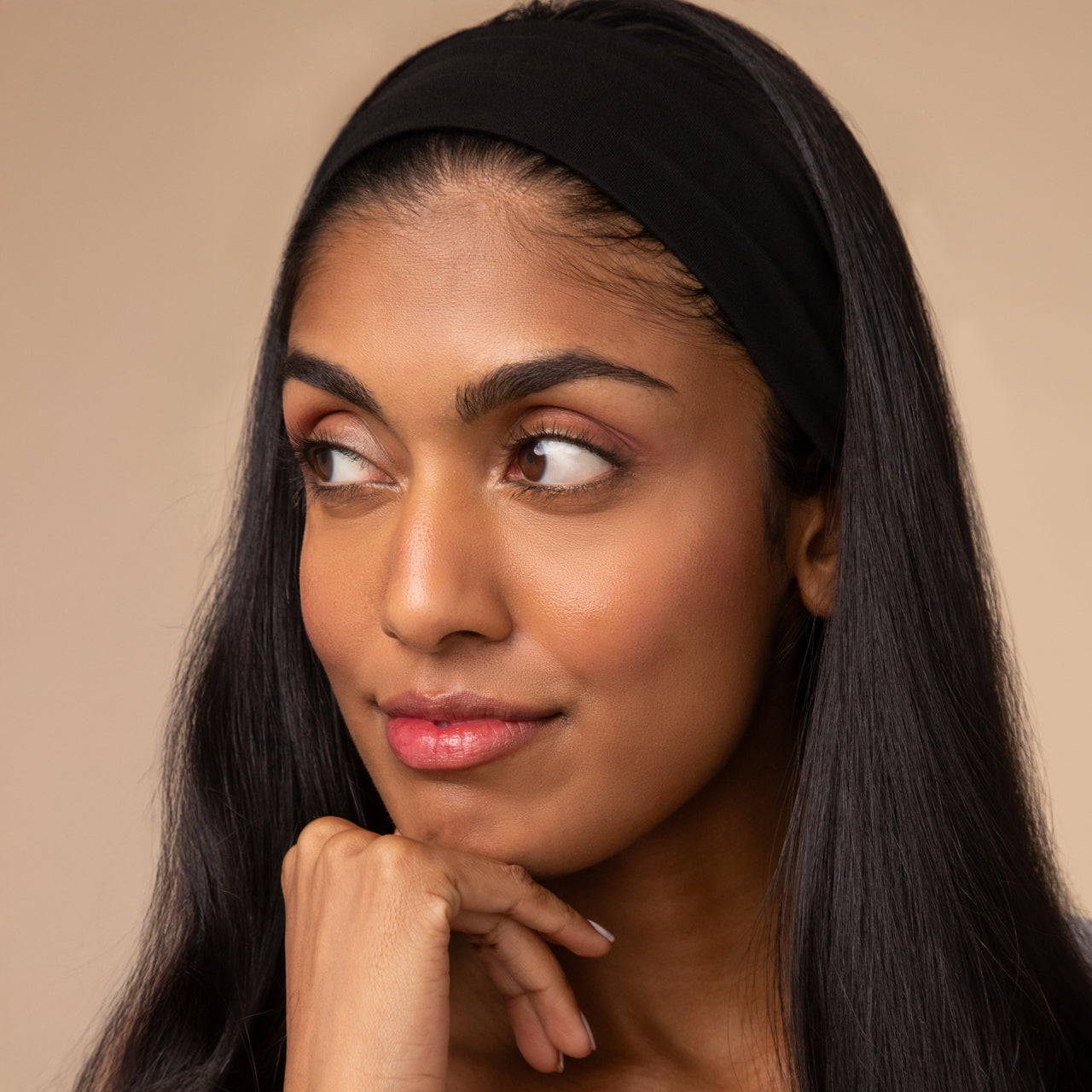 505718-RecycledFabricActiveHeadbands-3pc-Hair-Black-Model-2-1280x1280px-1.jpg