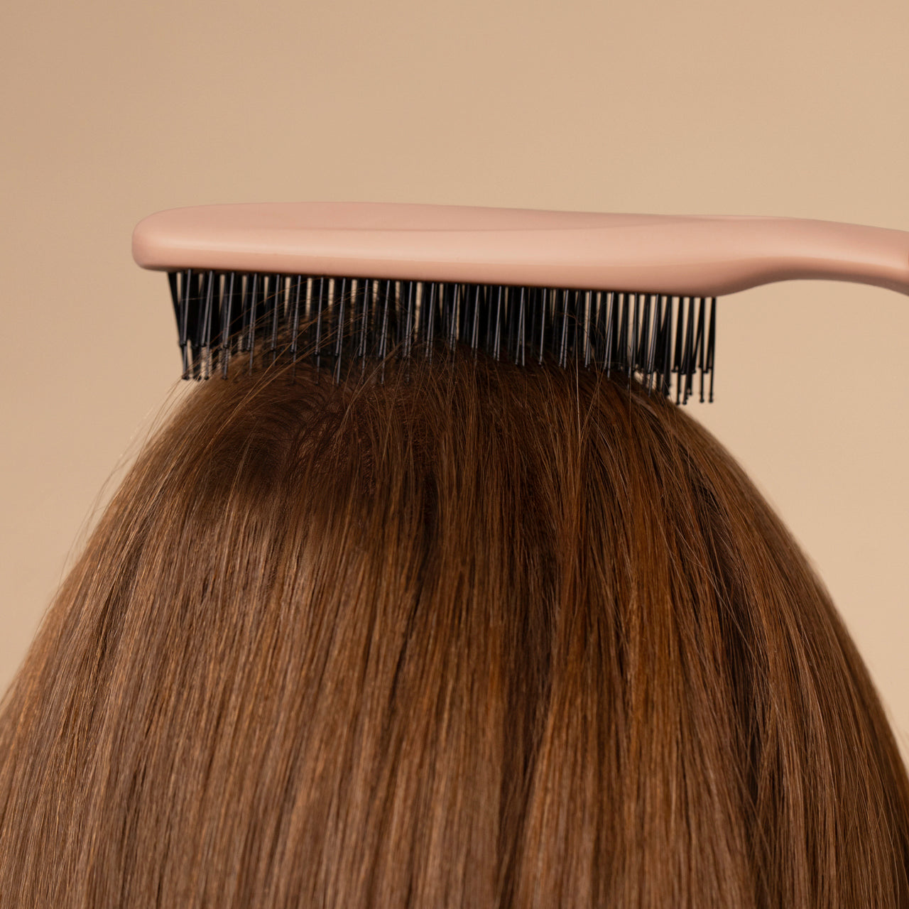505855-ScalpRenewalBrush-Terracotta-Pro-Model-2-1280x1280px_0ea433d8-14c4-4c68-975a-92b2b19ed4ff-1.jpg