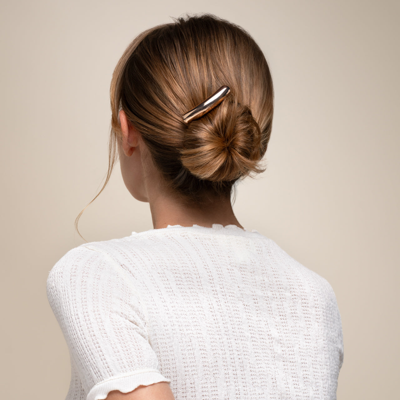 508641-MiniMetalBaretteFrenchHairPin-Trend-Gold-Model-2-1280x1280px-1.jpg