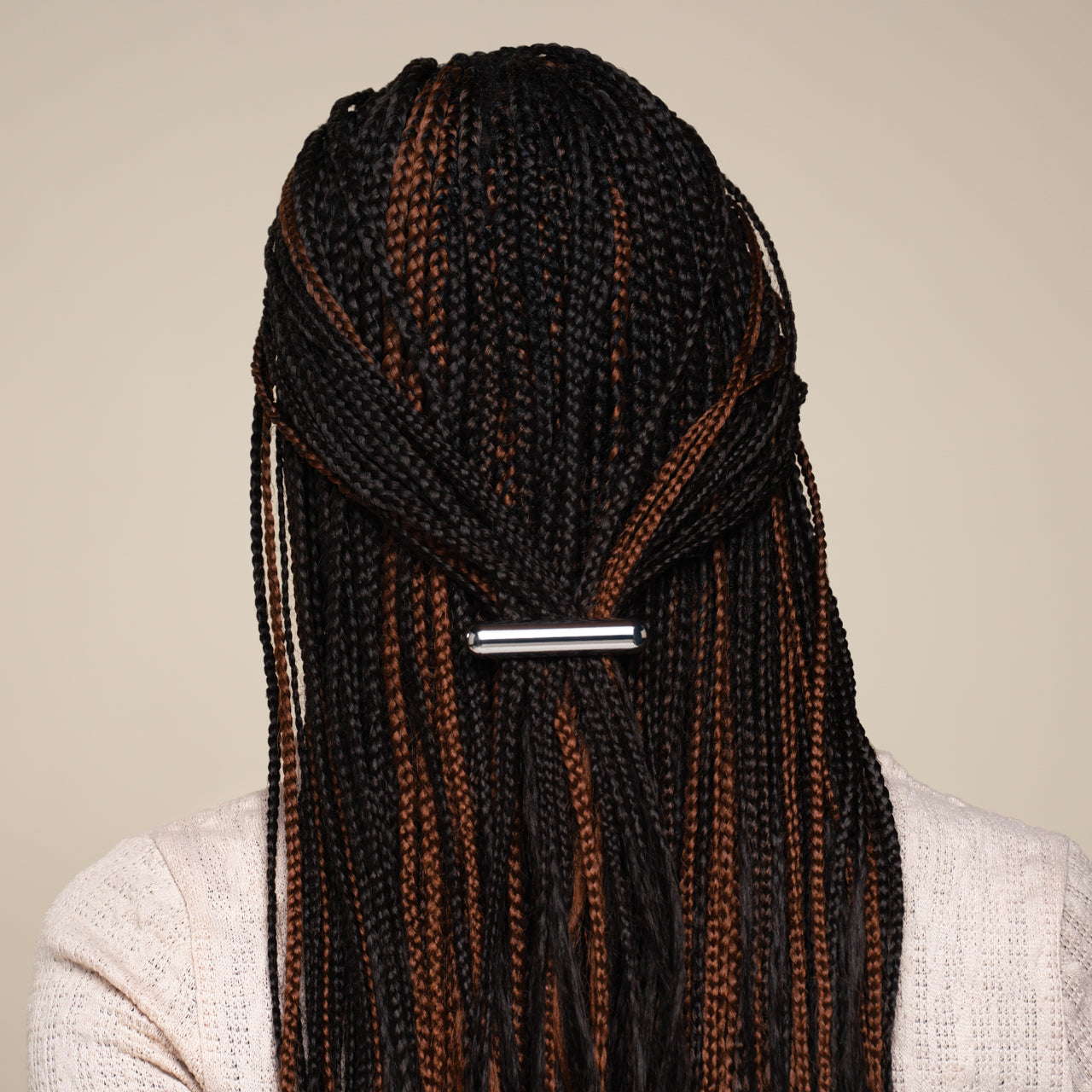 508696-MiniMetalFrenchHairPin_Clips-3pc-Set-Trend-Silver-Model-1280x1280px-1.jpg
