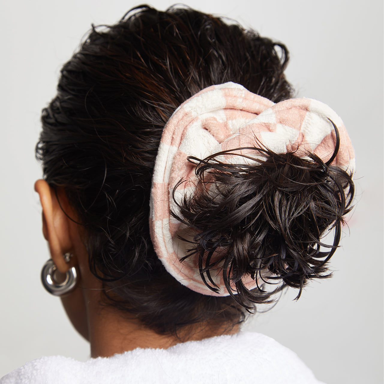 61449-MicrofiberTowelScrunchies-2pc-Model-Cleanse-TerracottaChecker-4-1280x1280px-1.jpg