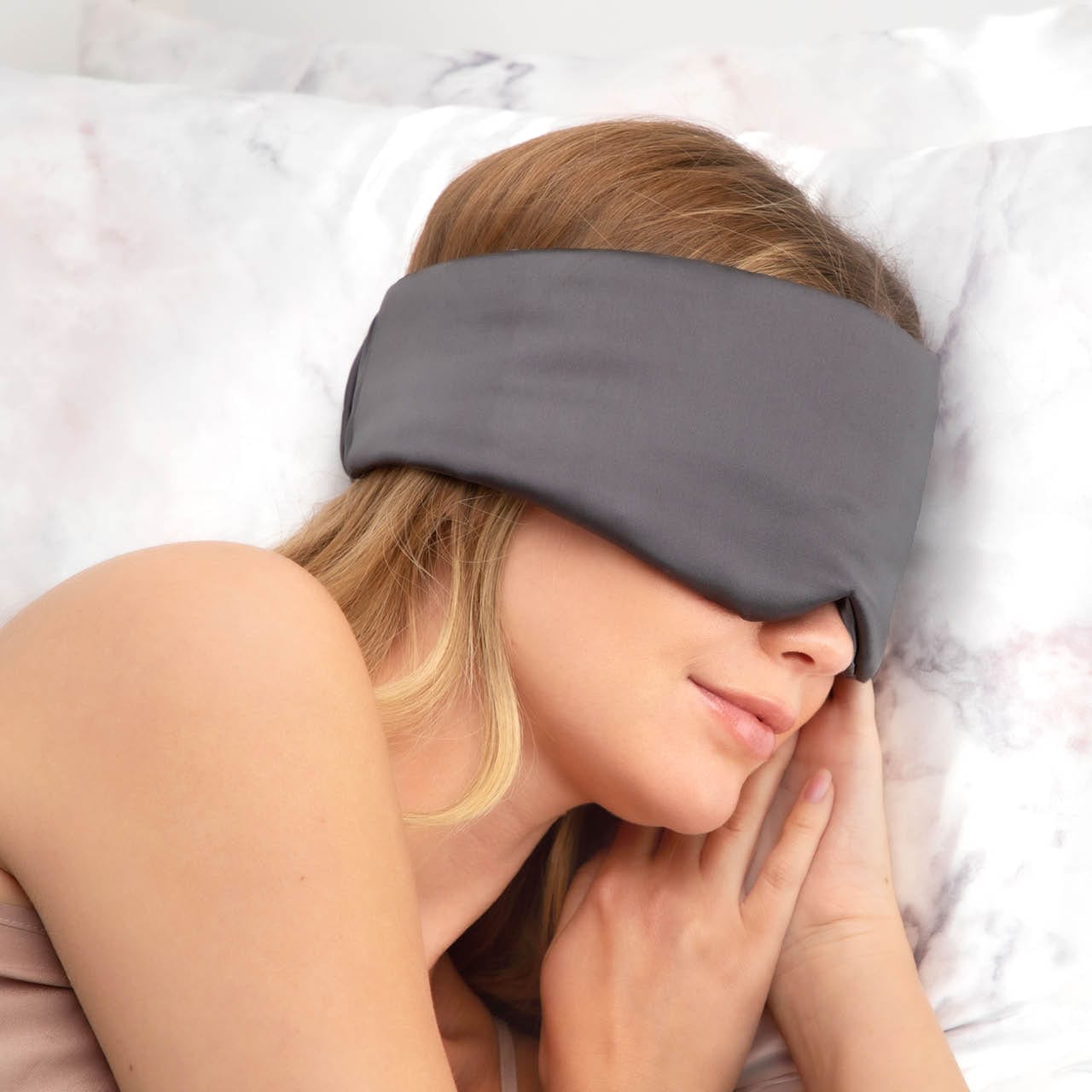6240-beauty-satin-eyeMask-charcoal-1280x1280px_1-1.jpg
