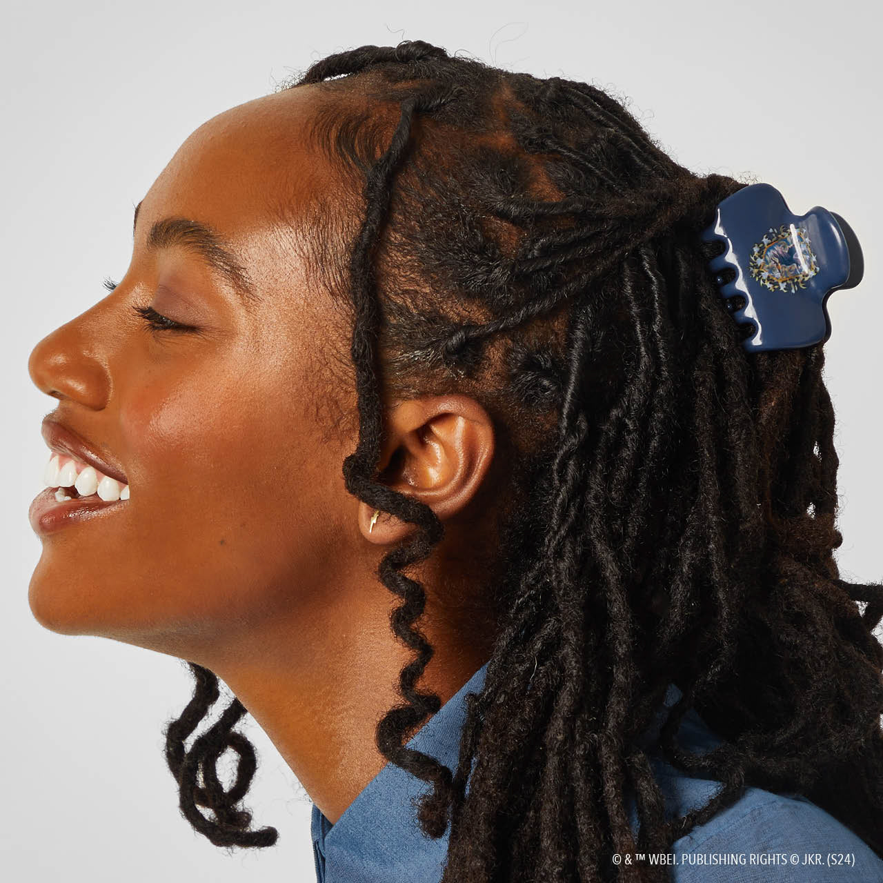 66994-HarryPotterxKitsch-RecycledPlasticClawClip-1pc-Ravenclaw-Model-2-1280x1280px-1.jpg