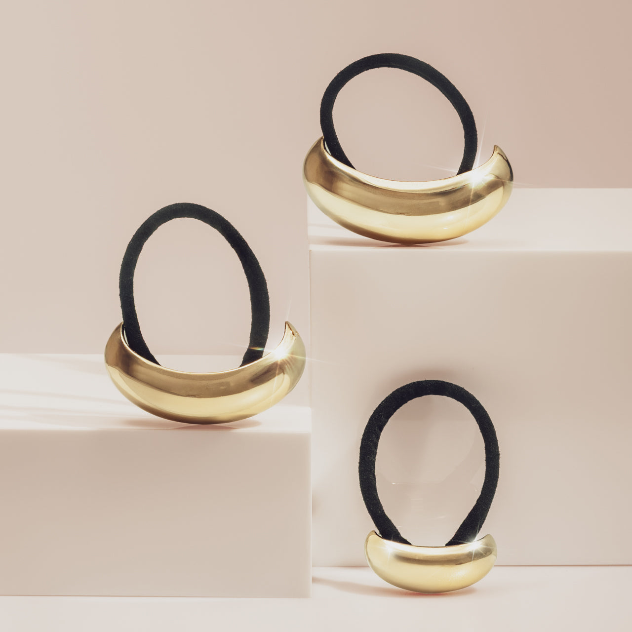 68943-69322-69377-CreativeProductShoot-MetalCloudCuff-Gold-Hair-Group-4-1280x1280px-1.jpg