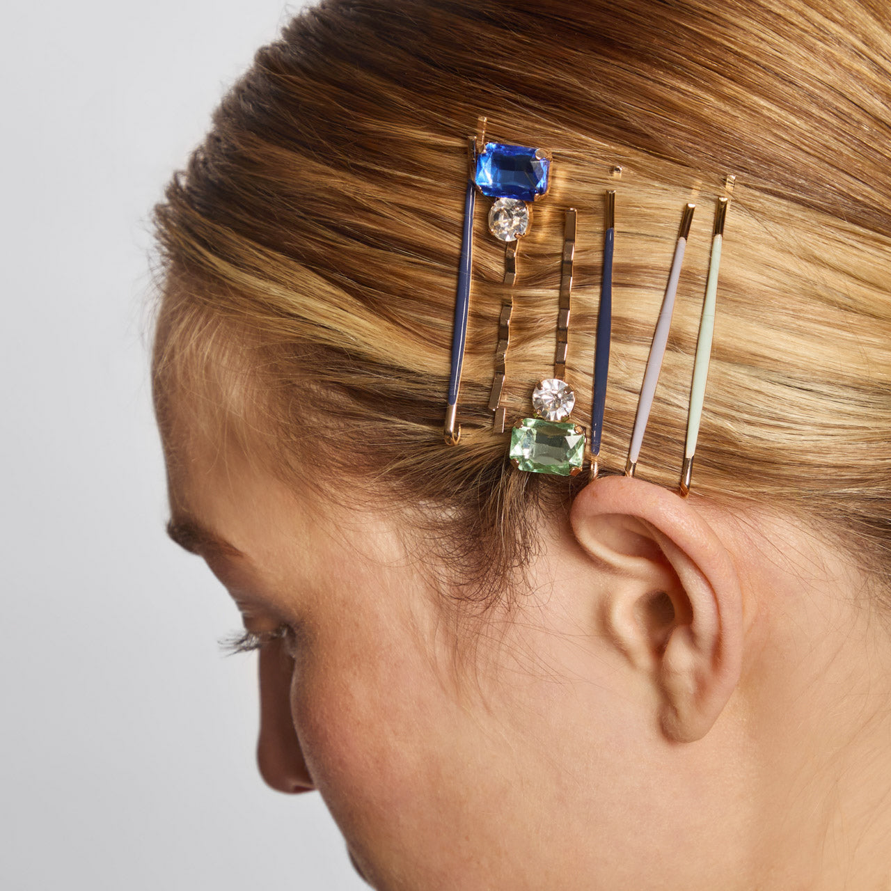 69445-Cloud_GemBobbyPins-8pc-Hair-GardenBouquet-Model-3-1280x1280px-1.jpg