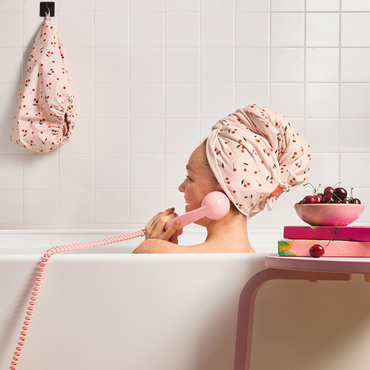 69964-69957-XLHairTowelWrap-SatinLinedFlexiShowerCap-SeasonalCollection-CherryPrint-Model-1280x1280px_1-1.jpg
