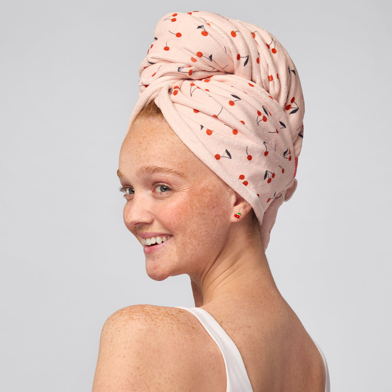 69964-XLHairTowelWrap-SeasonalCollection-CherryPrint-Model-3-1280x1280px-1.jpg